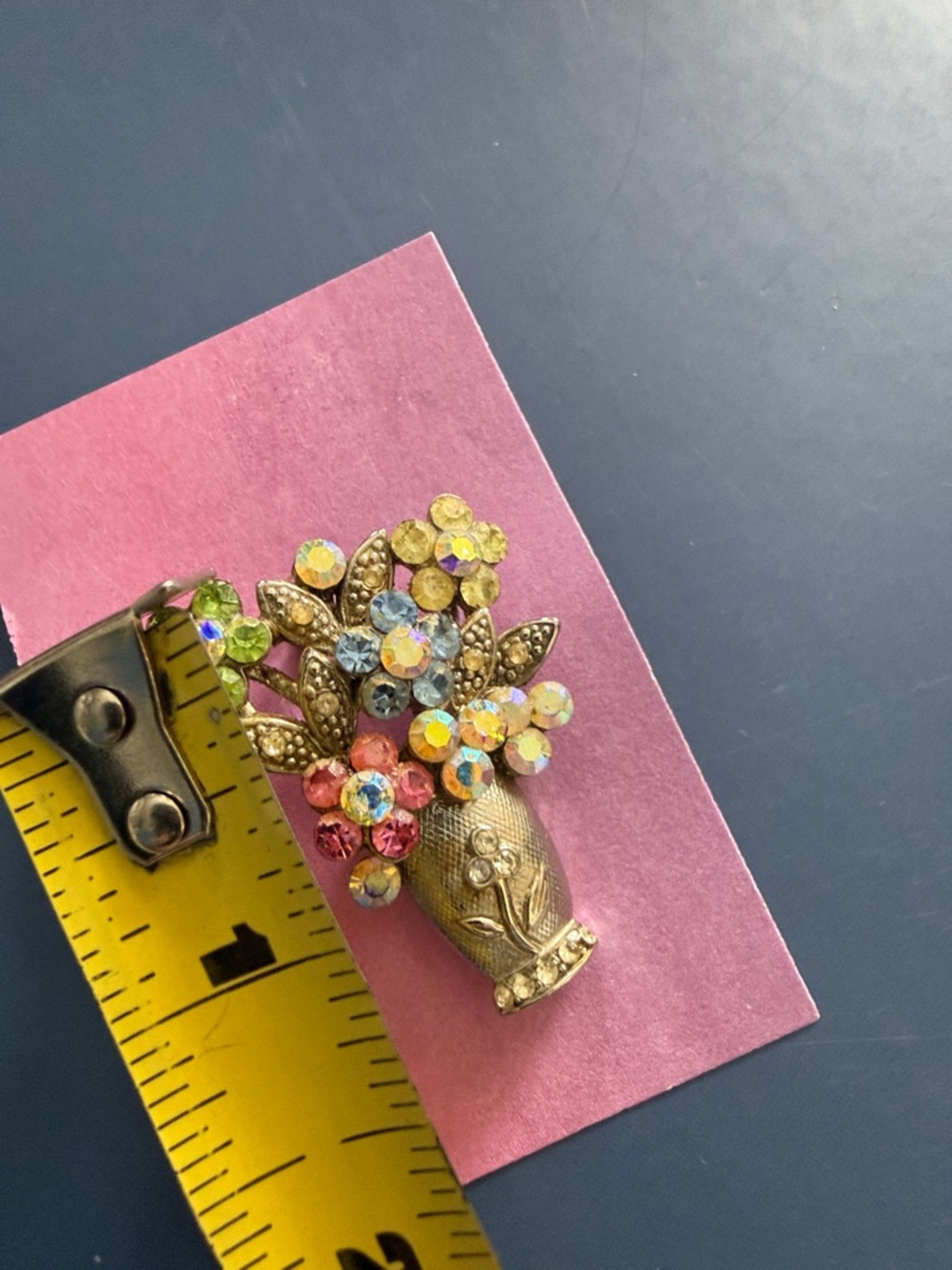 Vintage Floral Rhinestone Bouquet giardinetto or "garden" Brooch in Multicolor - Picture 3 of 9